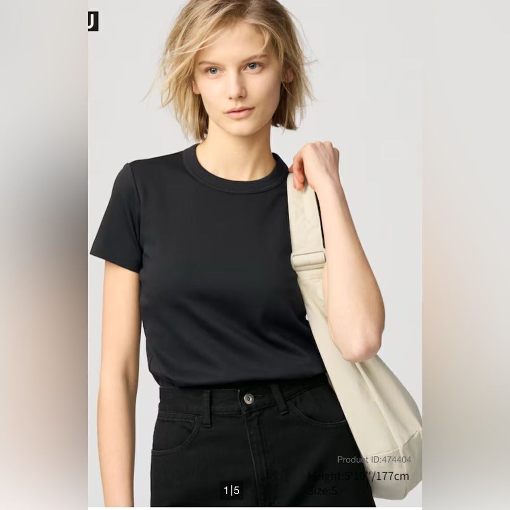 NWT UNIQLO Black Crewneck Tee size S
